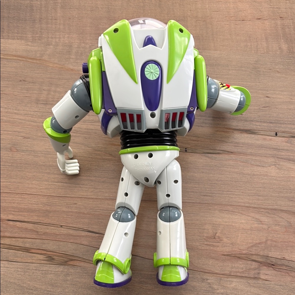Buzz Lightyear Action Figure - Picture 5 of 15